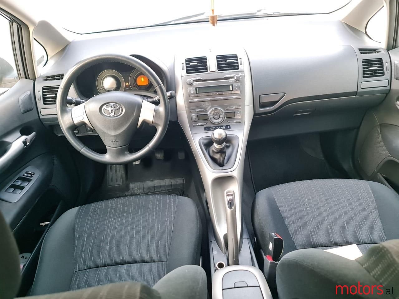 2007' Toyota Auris photo #4