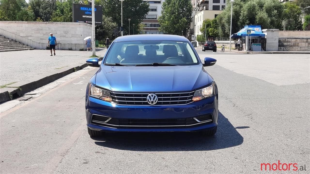 2016' Volkswagen Passat photo #6