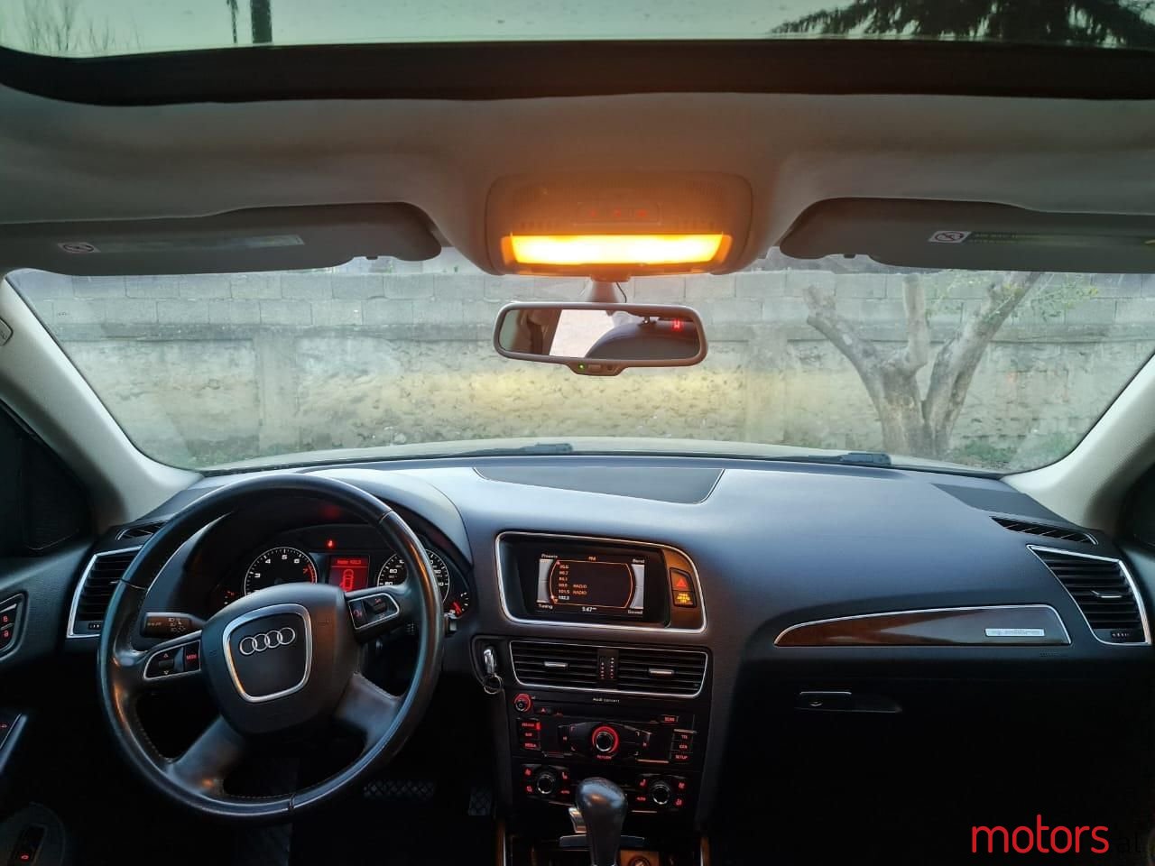 2012' Audi Q5 photo #6