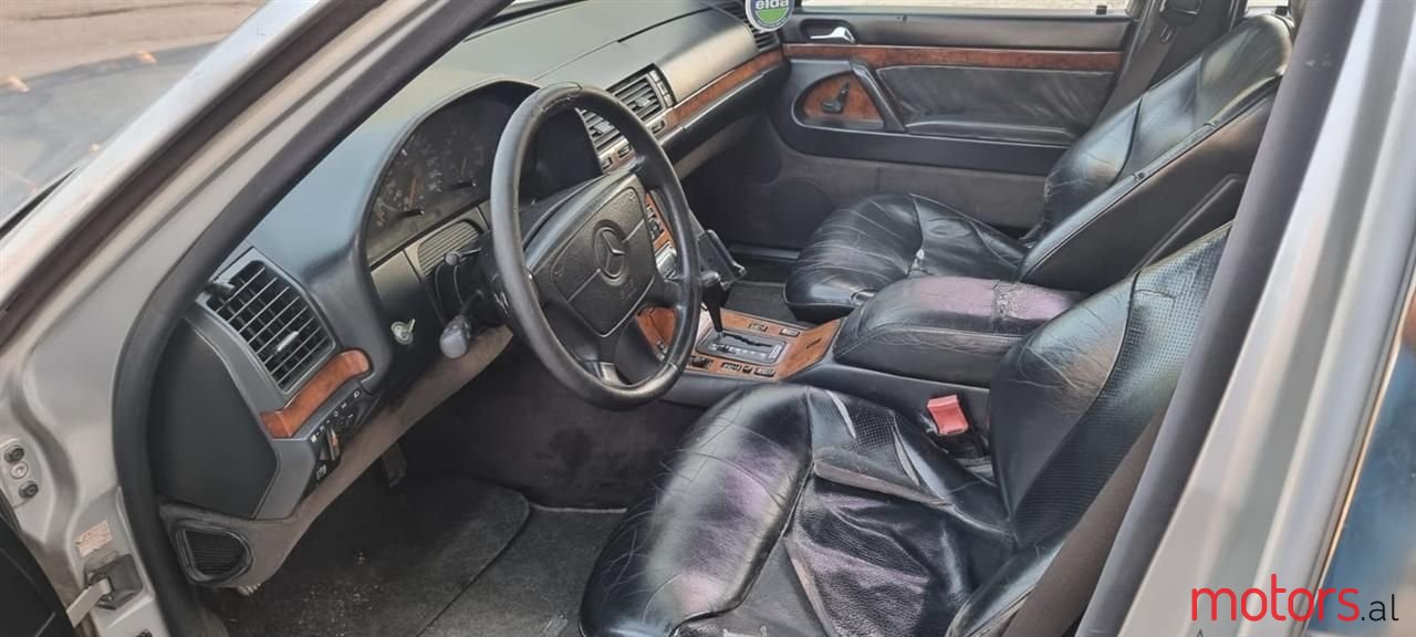 1995' Mercedes-Benz 320 photo #2