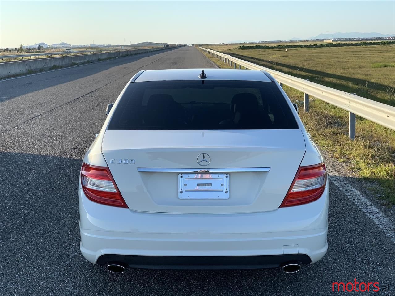 2010' Mercedes-Benz C 300 photo #3