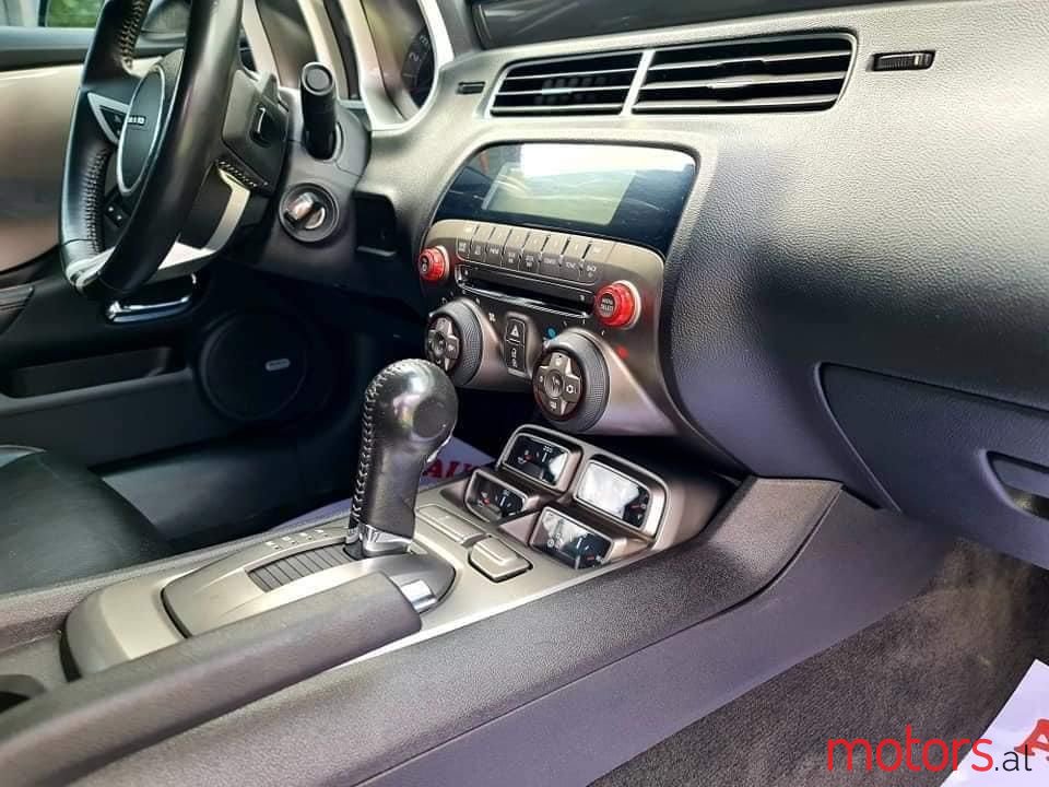 2010' Chevrolet Camaro photo #3