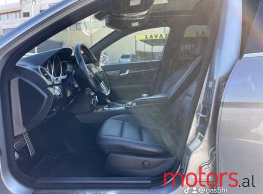 2012' Mercedes-Benz C 300 photo #3