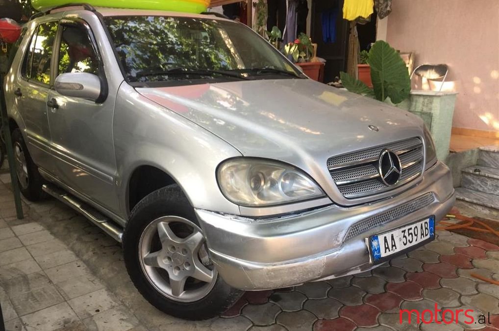 2002' Mercedes-Benz 270 photo #1