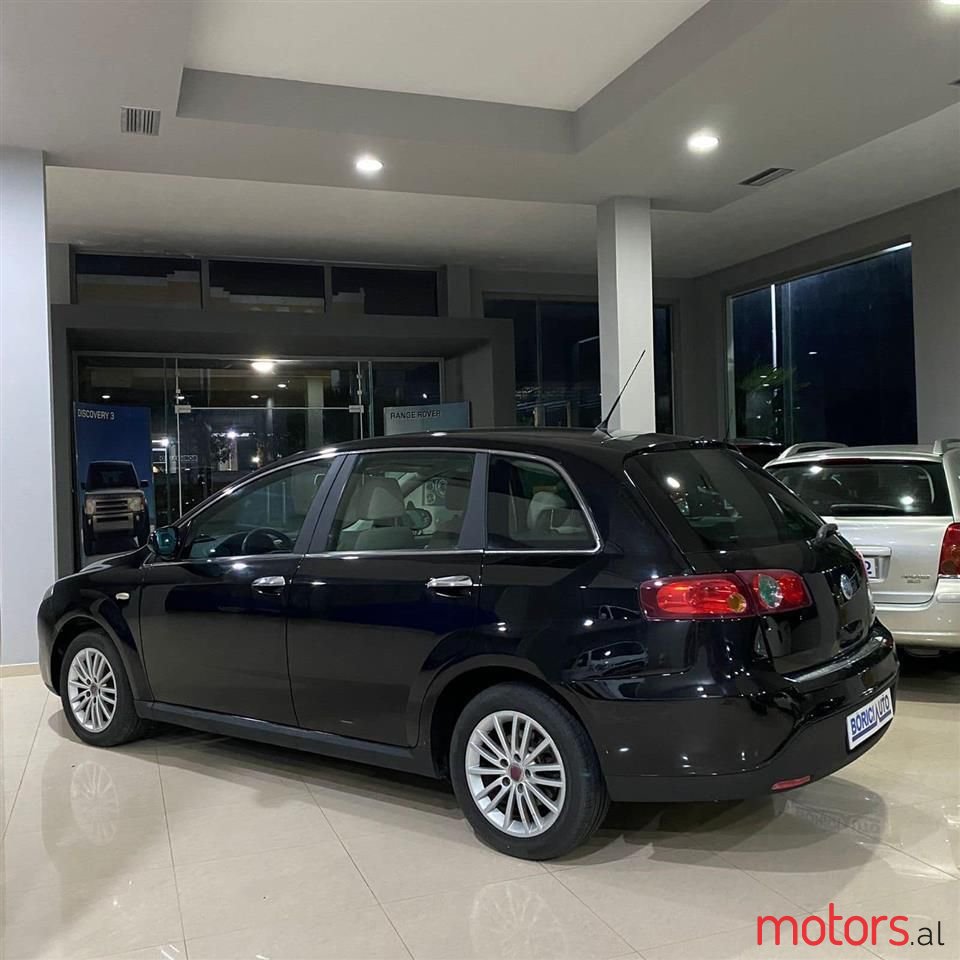 2008' Fiat Croma photo #2