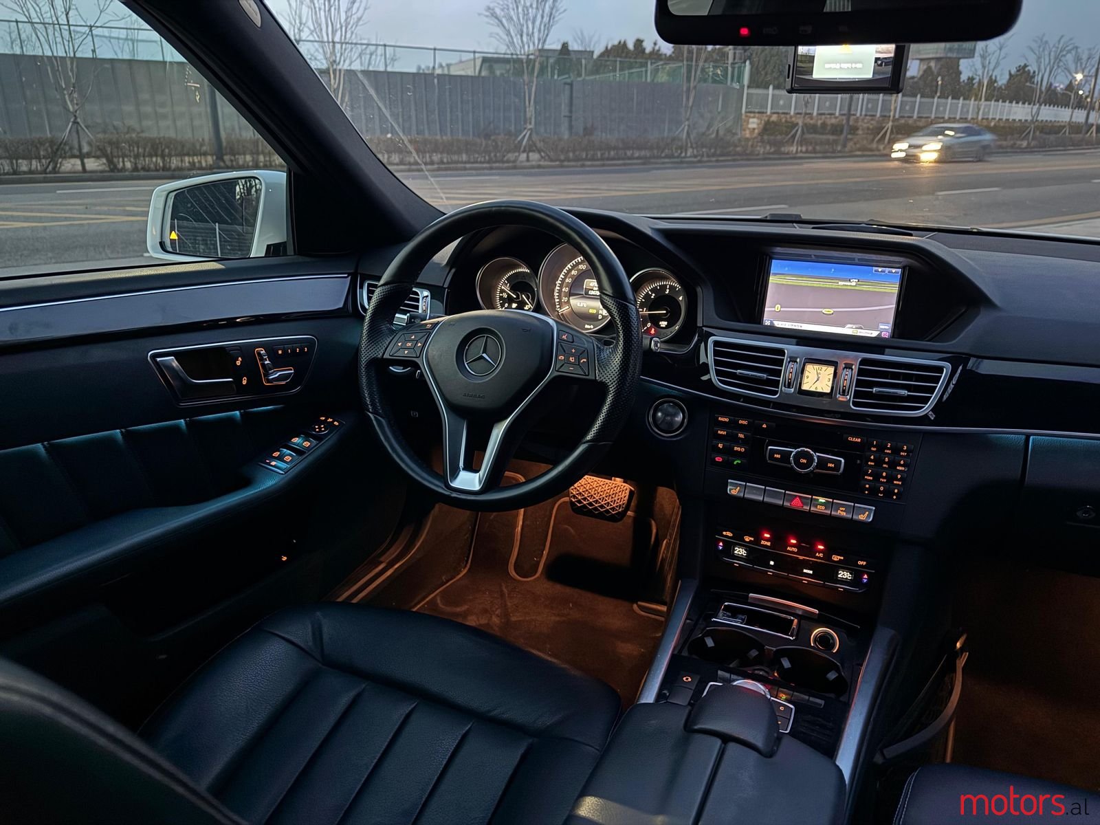 2014' Mercedes-Benz E 220 photo #6