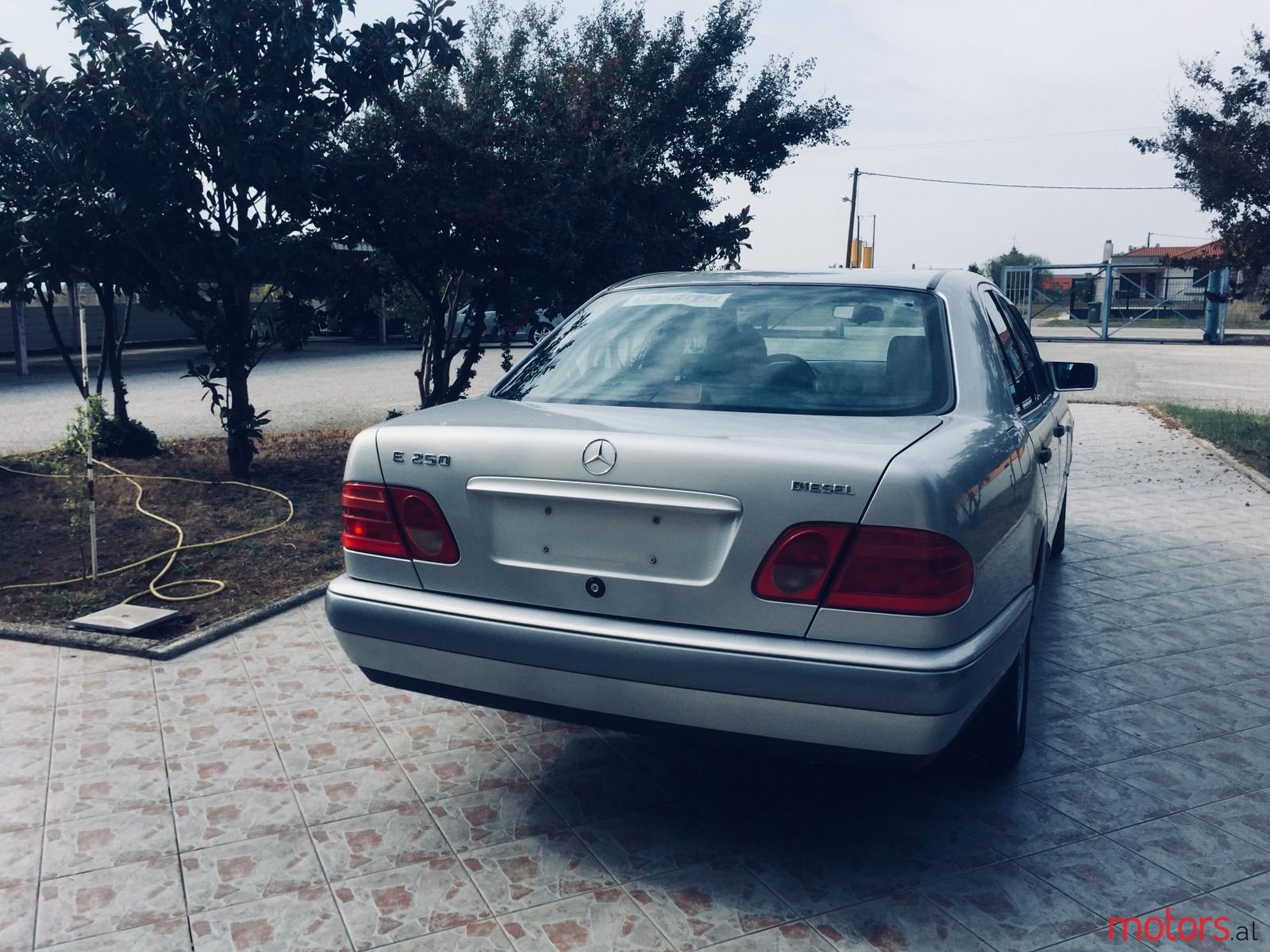 1996' Mercedes-Benz E-Class E250 photo #3