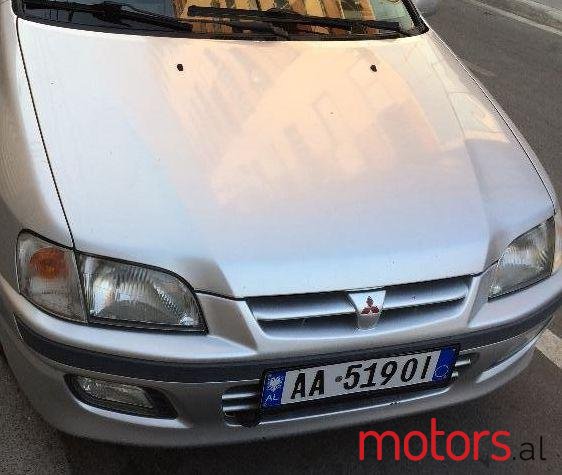 2002' Mitsubishi Space Star photo #2