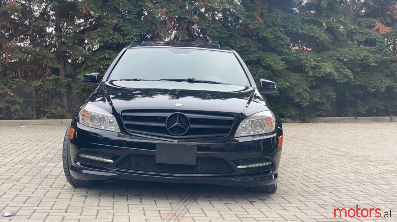 2011' Mercedes-Benz C 300 photo #5