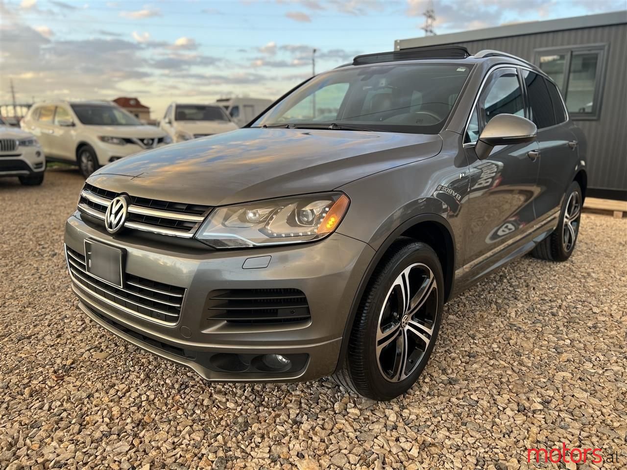 2014' Volkswagen Touareg photo #6