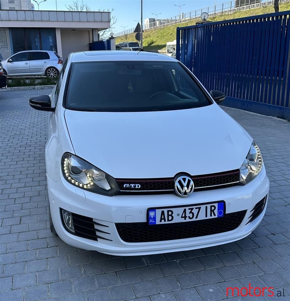 2012' Volkswagen Golf photo #5