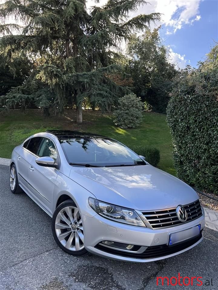 2015' Volkswagen Passat photo #1