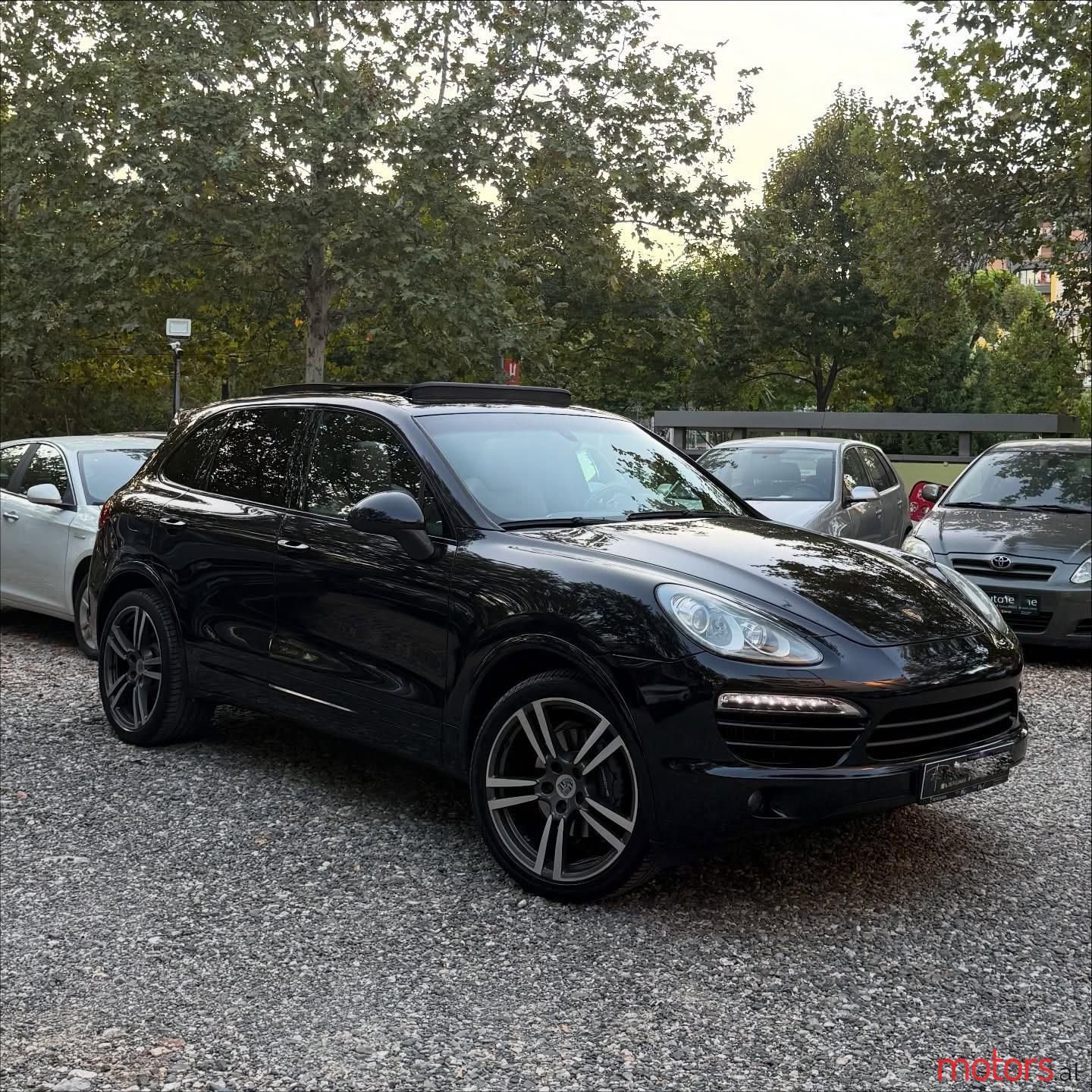 2012' Porsche Cayenne photo #1