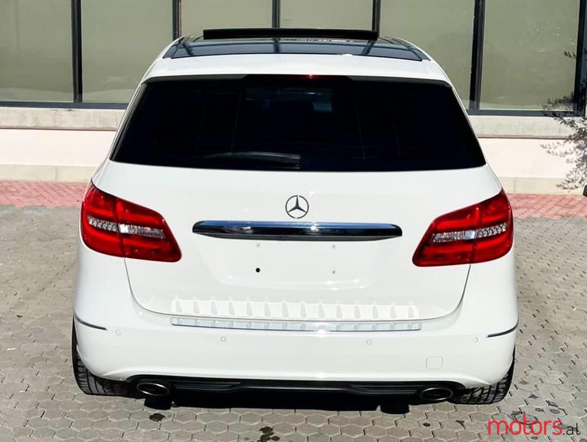 2015' Mercedes-Benz B 200 photo #5