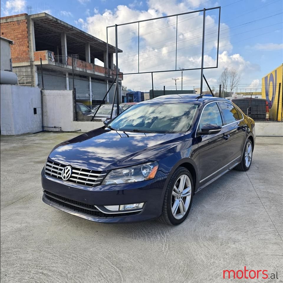 2012' Volkswagen Passat photo #1