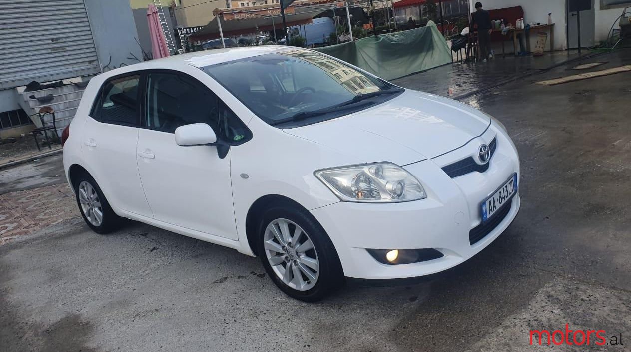 2007' Toyota Auris photo #1