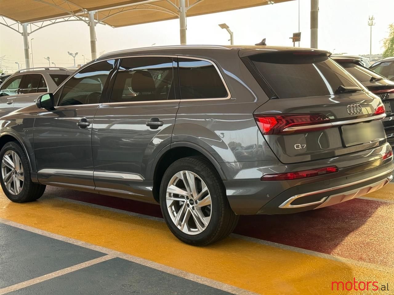 2023' Audi Q7 photo #2