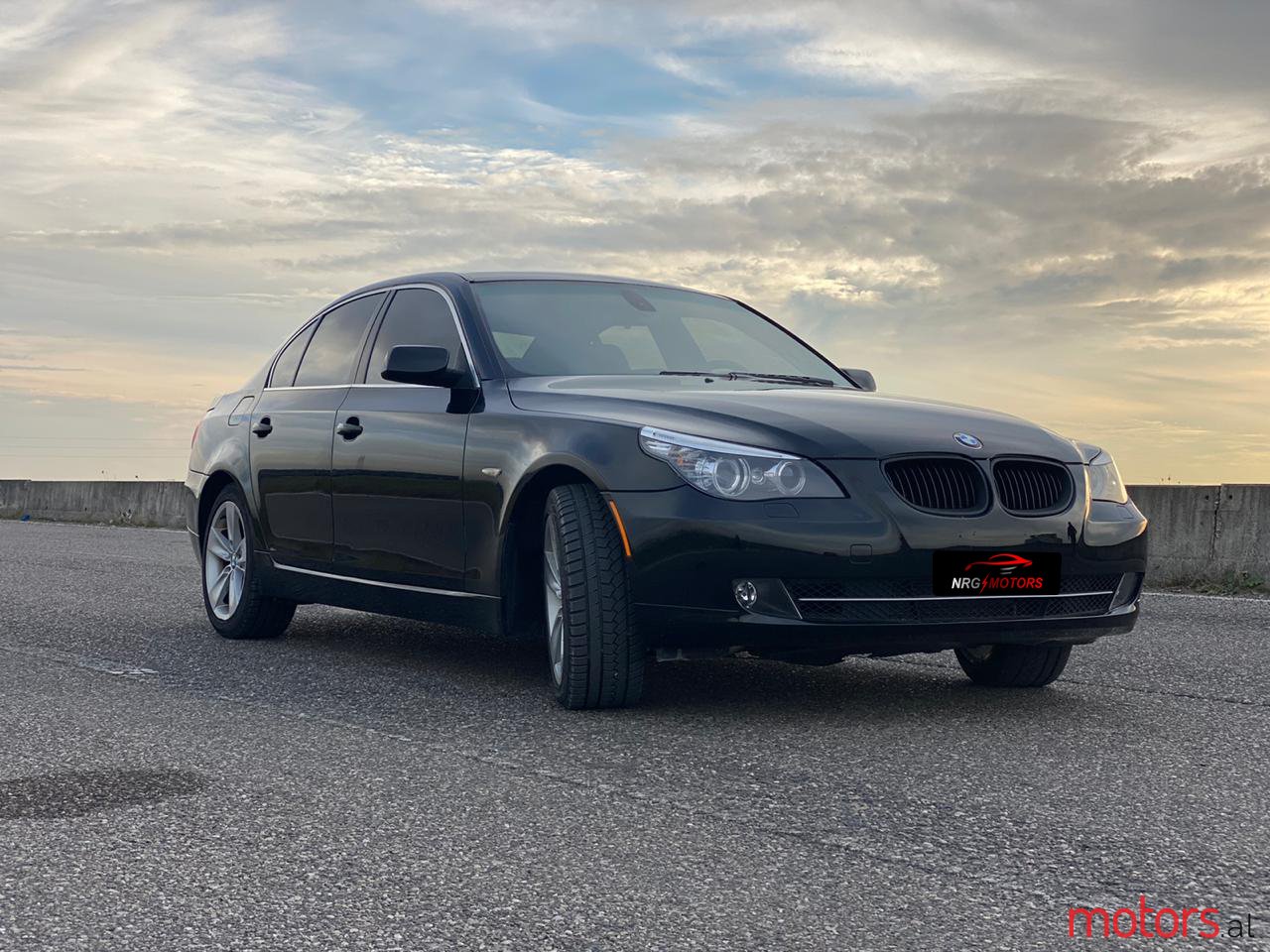 2008' BMW 528 photo #2