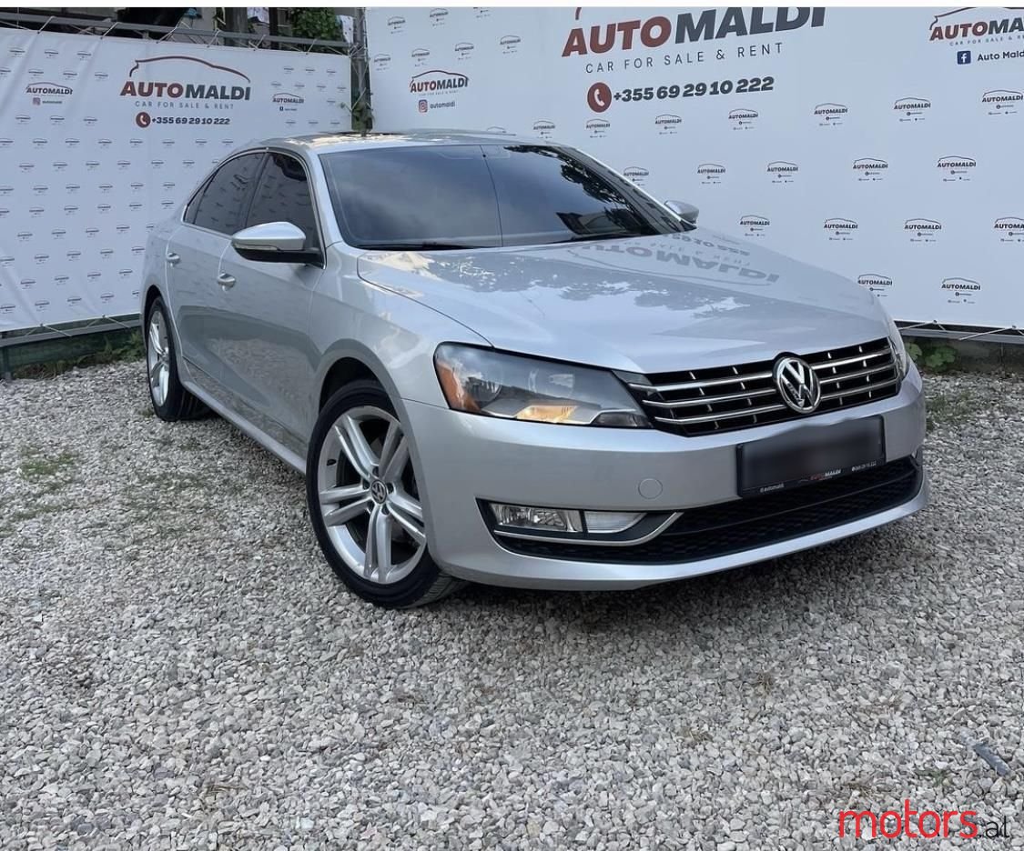2015' Volkswagen Passat photo #2