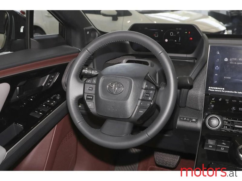 2023' Toyota RAV4 photo #3