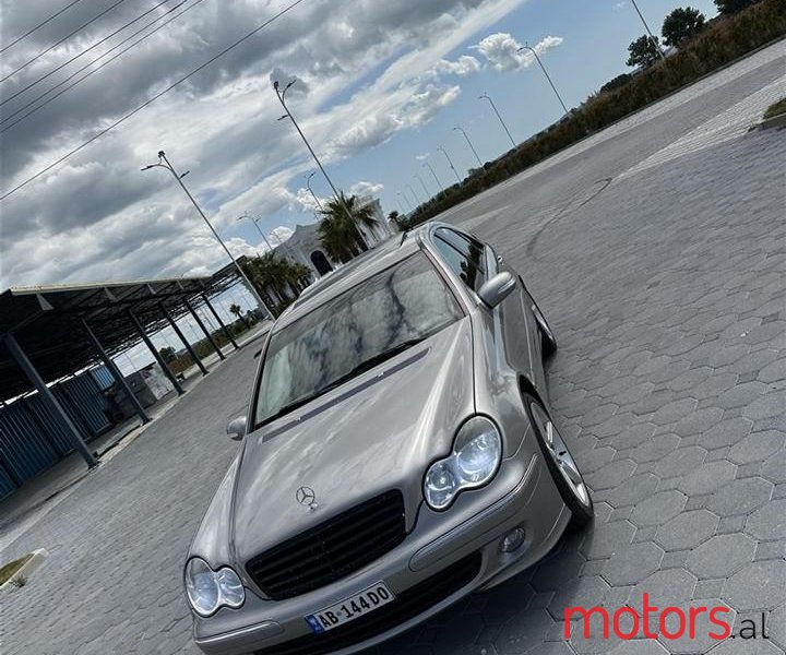 2006' Mercedes-Benz 220 photo #2