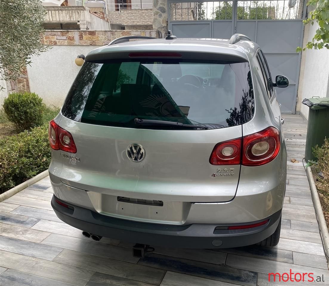 2009' Volkswagen Tiguan photo #5