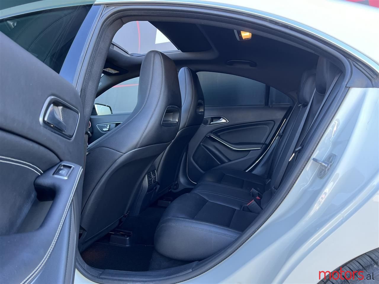 2014' Mercedes-Benz CLA 200 photo #3