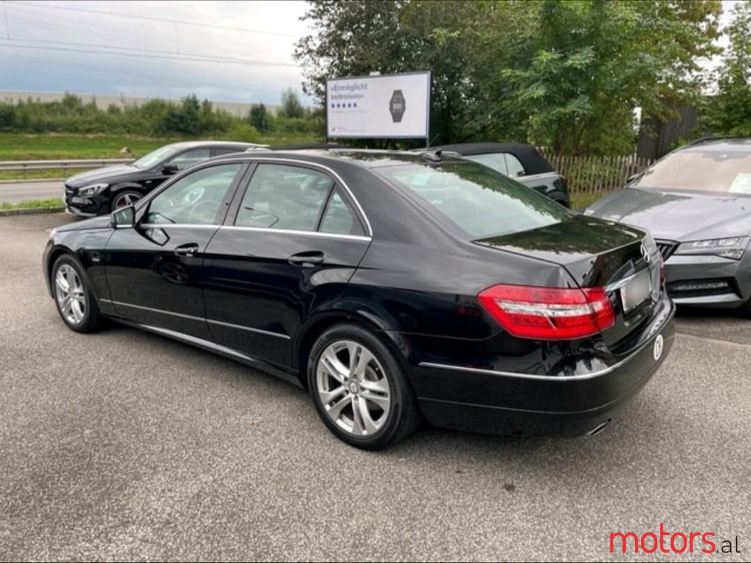 2011' Mercedes-Benz E 200 photo #6