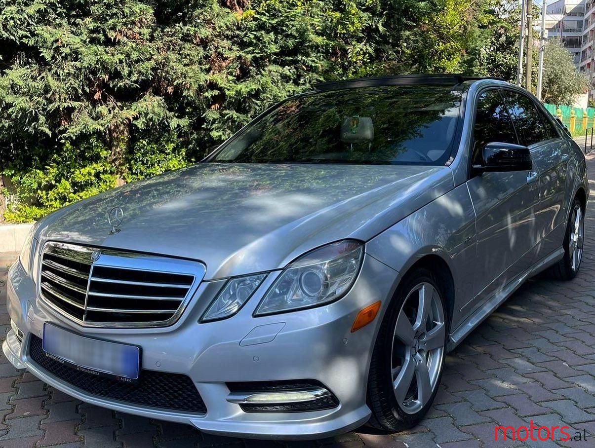 2011' Mercedes-Benz 350 photo #1