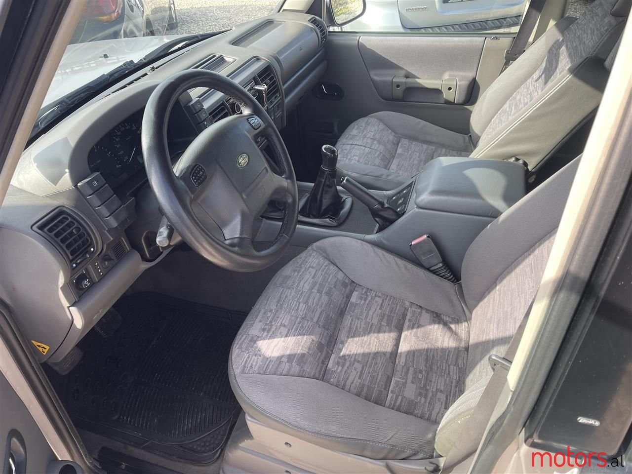 2000' Land Rover Discovery photo #5