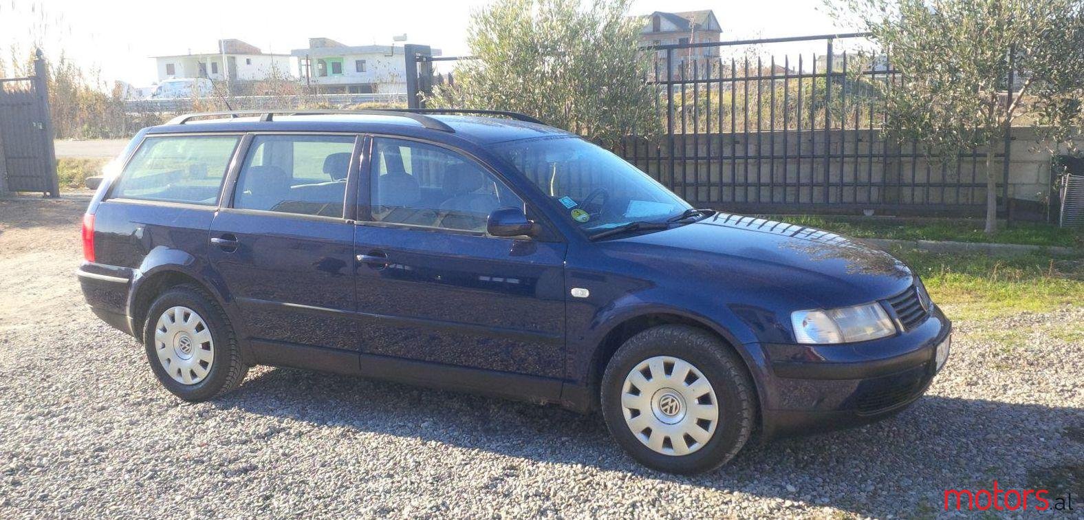 2000' Volkswagen Passat photo #1