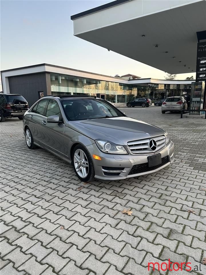 2012' Mercedes-Benz C 300 photo #4