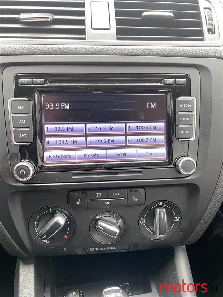 2014' Volkswagen Jetta photo #4