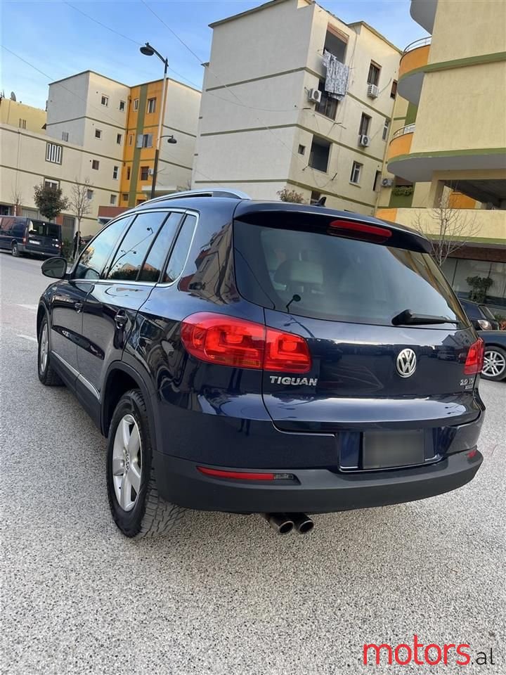 2012' Volkswagen Tiguan photo #5