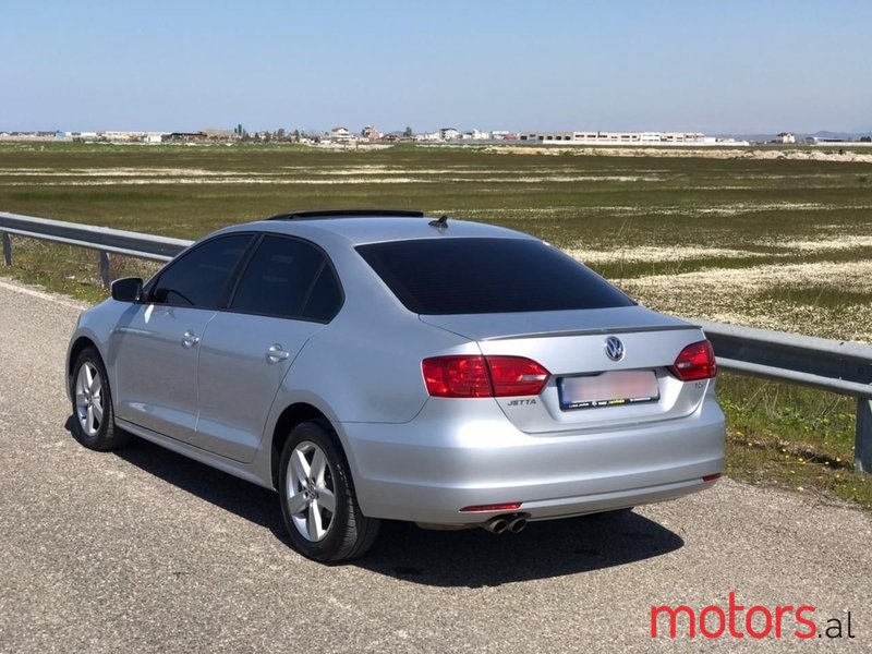 2012' Volkswagen Jetta photo #5