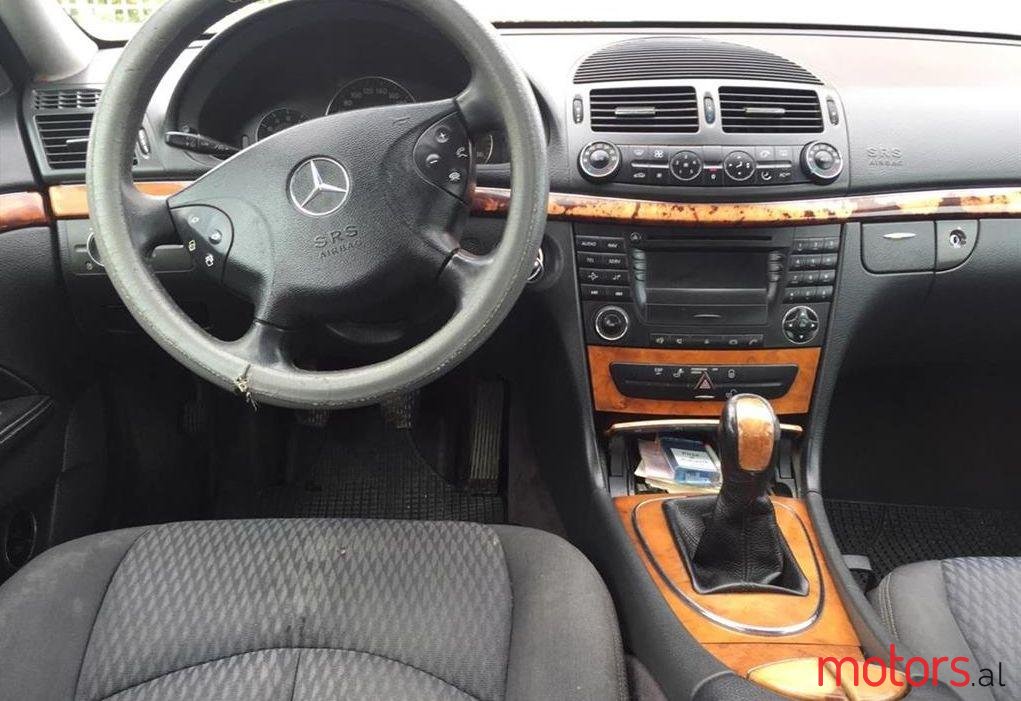 2003' Mercedes-Benz E 270 photo #1