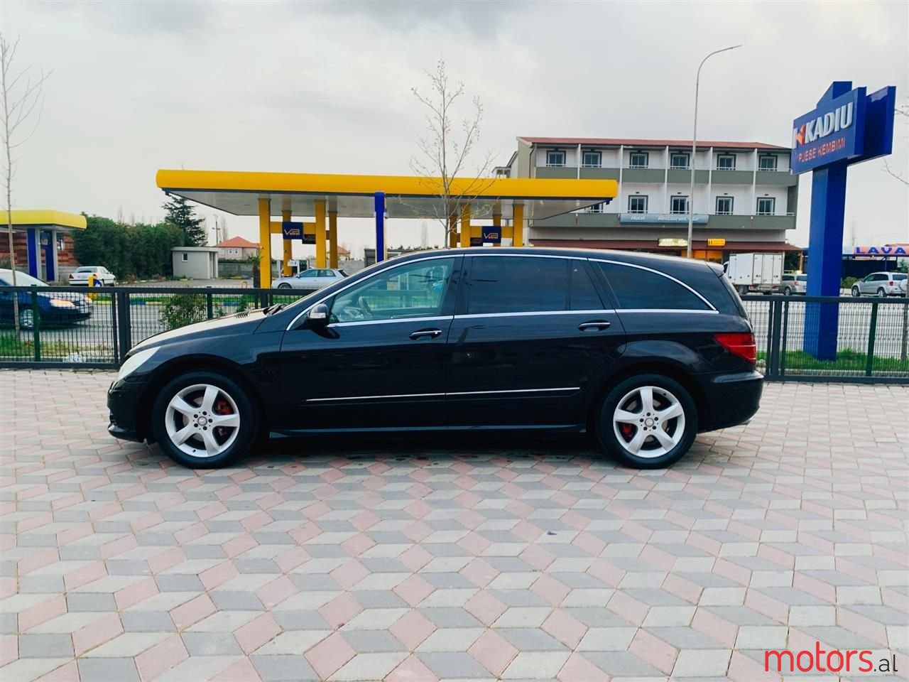 2008' Mercedes-Benz R 350 photo #6