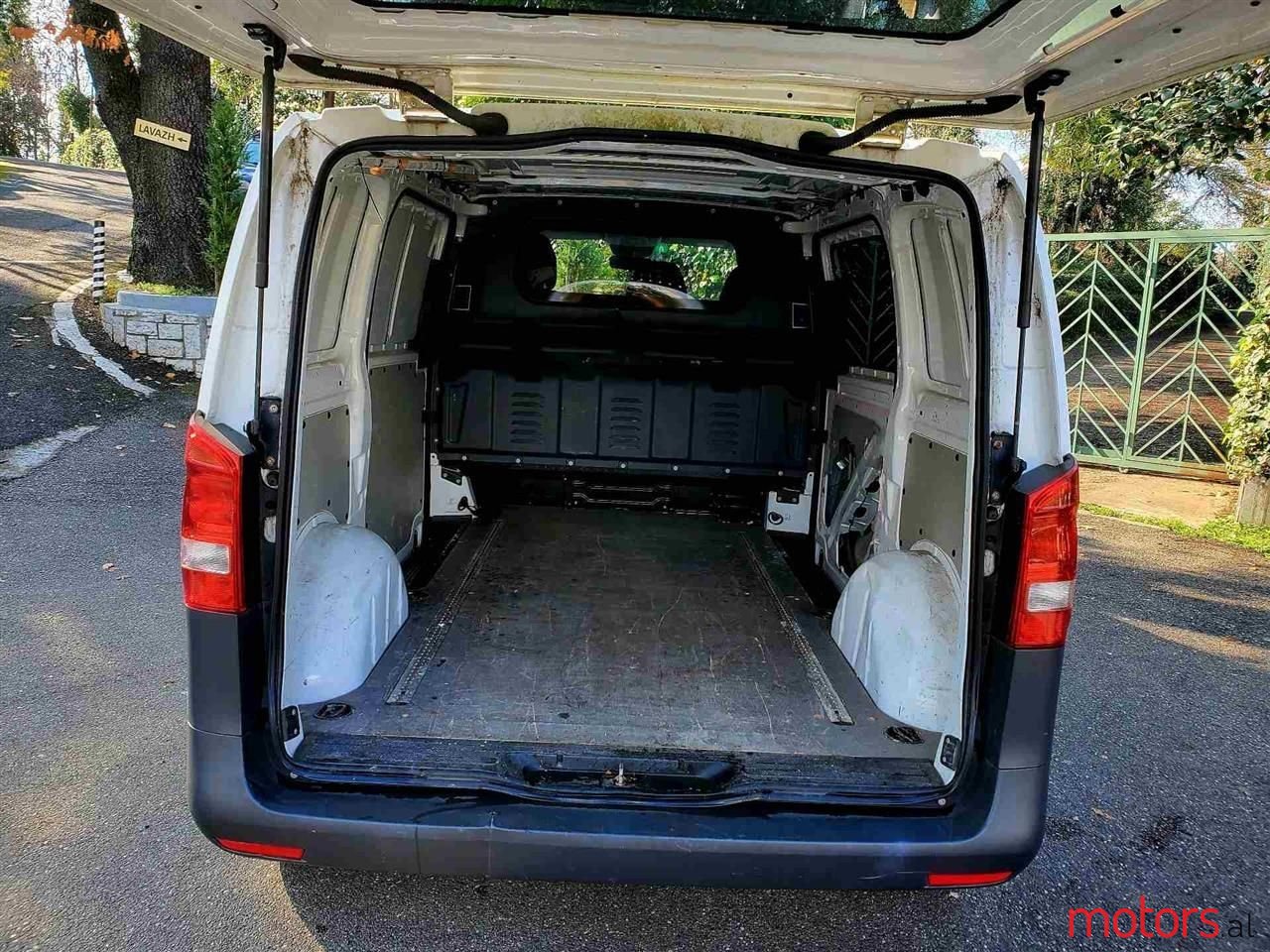 2017' Mercedes-Benz Viano photo #6