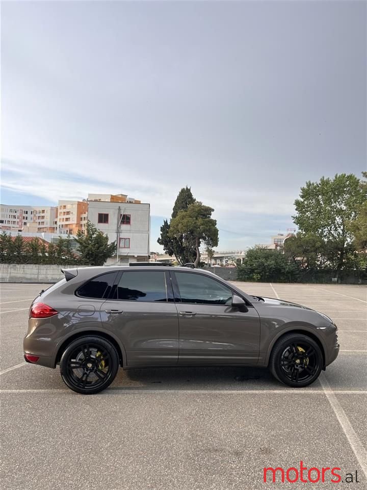 2013' Porsche Cayenne photo #5