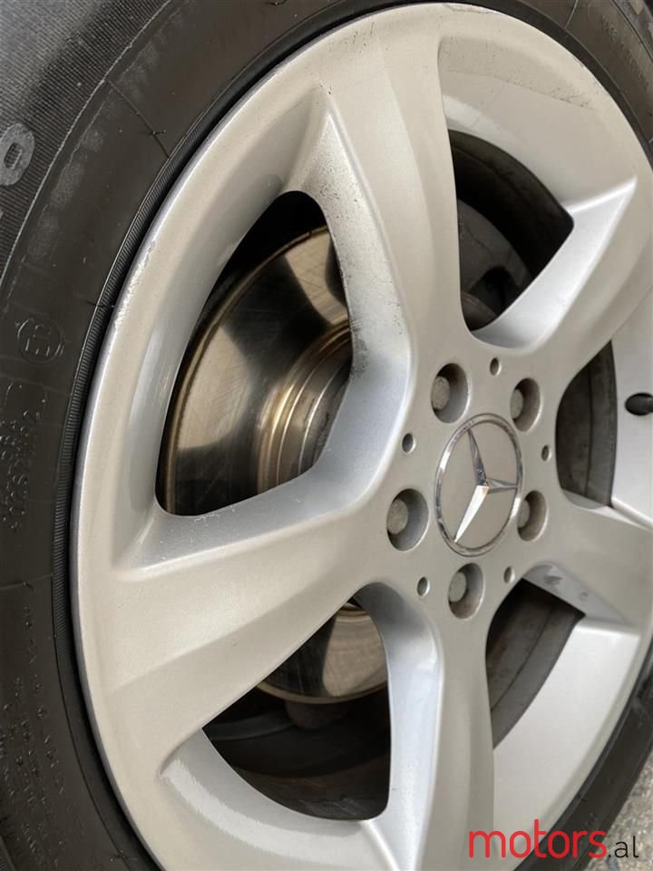 2005' Mercedes-Benz C 220 photo #3