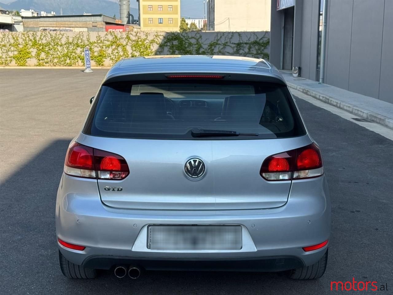 2011' Volkswagen Golf photo #5