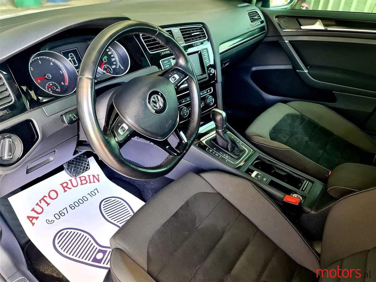 2013' Volkswagen Golf photo #5