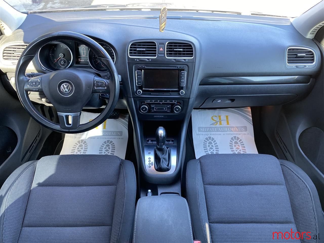 2012' Volkswagen Golf photo #2