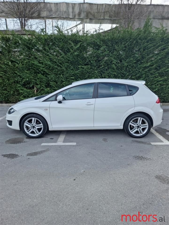 2010' SEAT Leon photo #1