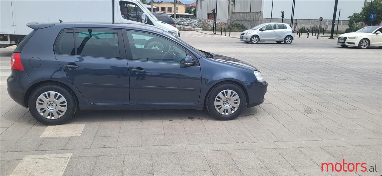 2005' Volkswagen Golf photo #5