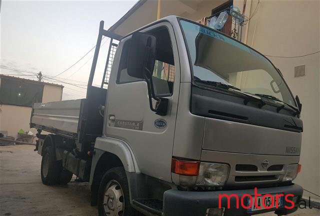 2000' Nissan Cabstar photo #2