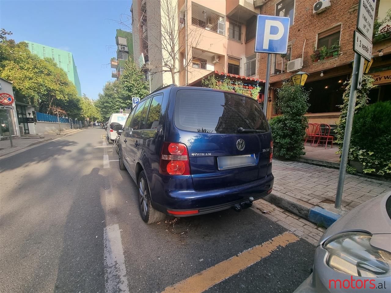 2007' Volkswagen Touran photo #2