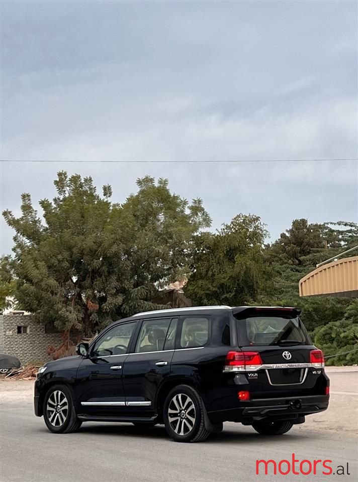 2018' Toyota Land Crusier photo #5