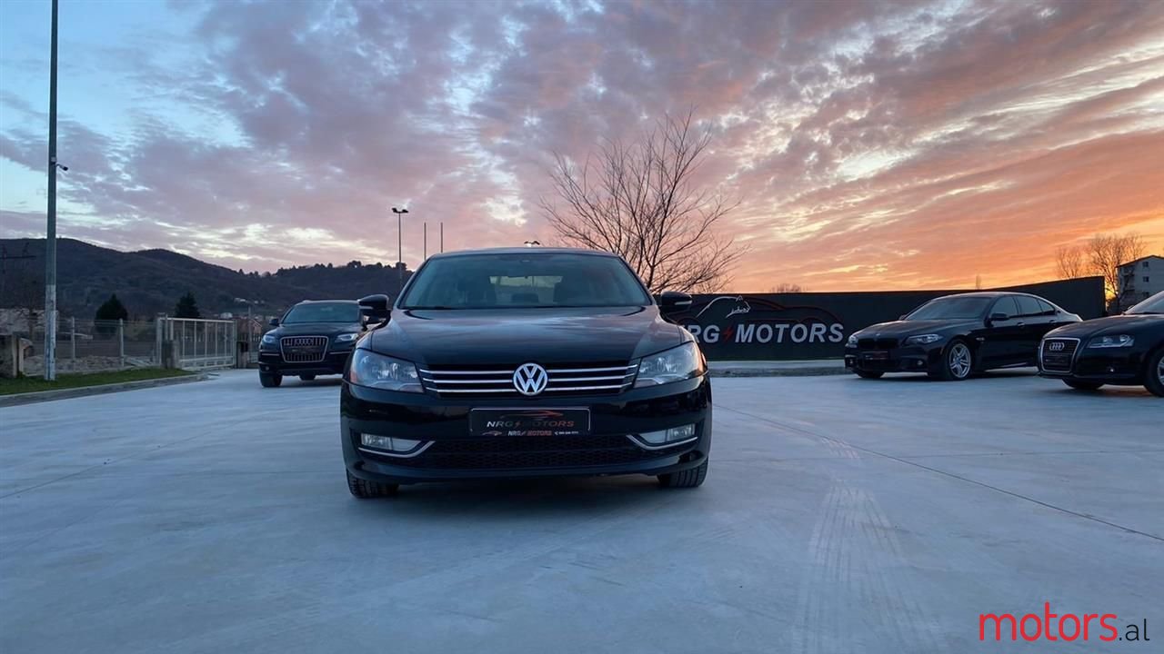 2013' Volkswagen Passat photo #1
