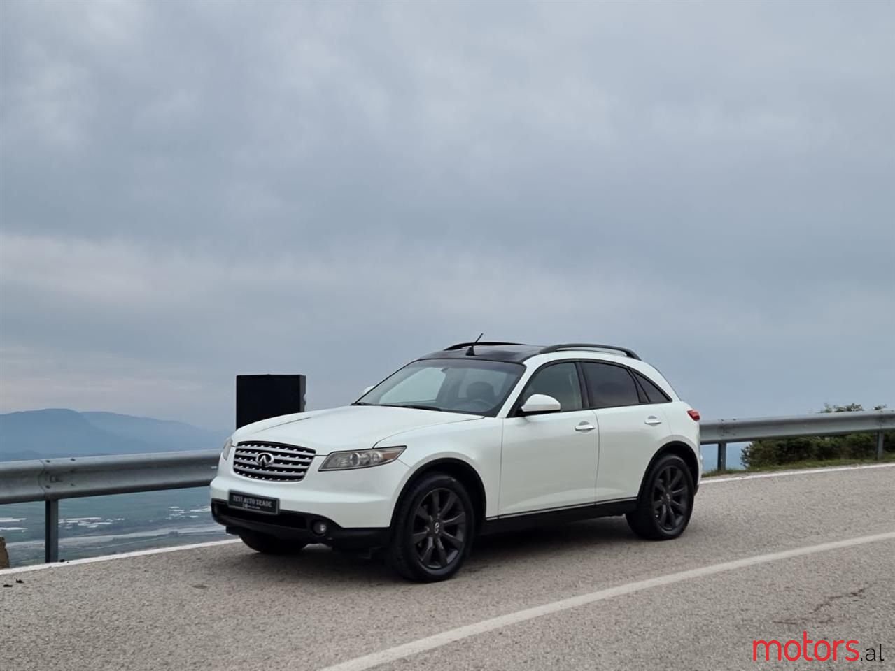 2004' Infiniti FX photo #1